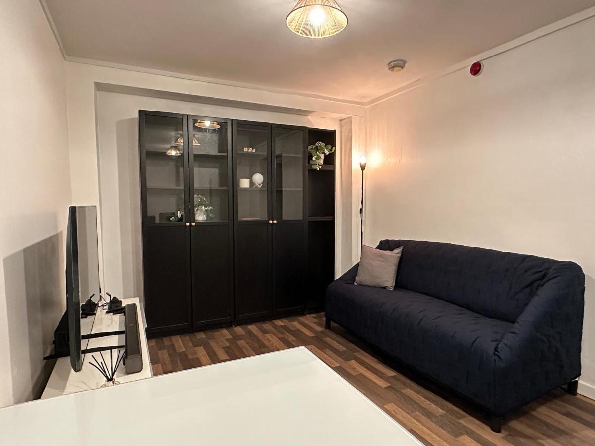 Bright, Warm & Cozy House In Harpurhey Manchester Exterior foto